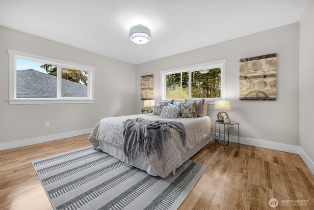 20008 Meridian Place N, Shoreline, WA 98133