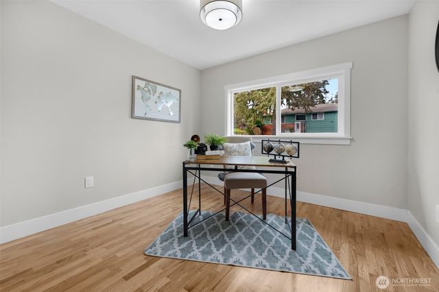 20008 Meridian Place N, Shoreline, WA 98133