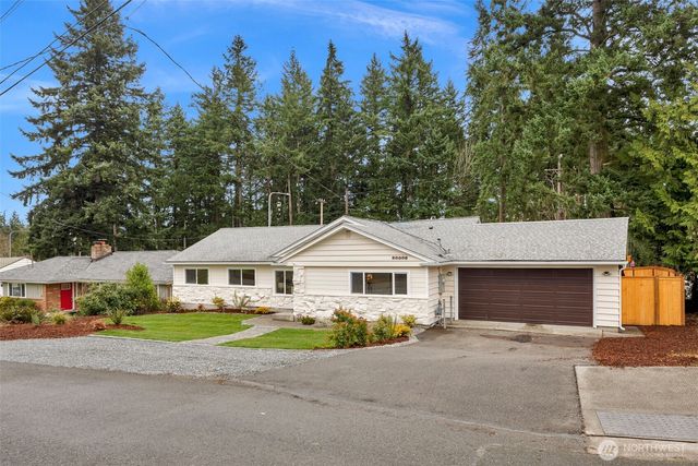20008 Meridian Place N, Shoreline, WA 98133