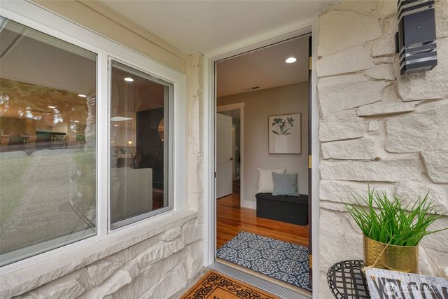 20008 Meridian Place N, Shoreline, WA 98133