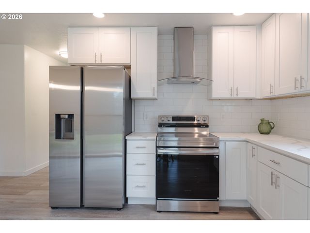 441 N 2ND St, St Helens, OR 97051