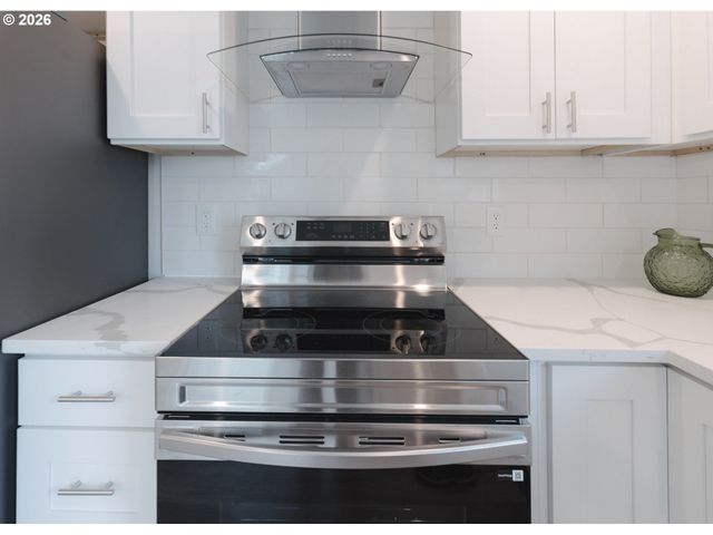 441 N 2ND St, St Helens, OR 97051