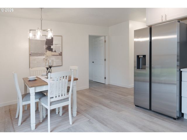 441 N 2ND St, St Helens, OR 97051