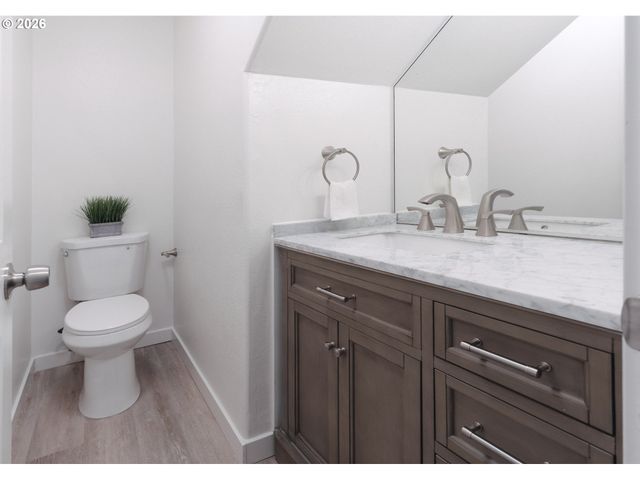 441 N 2ND St, St Helens, OR 97051