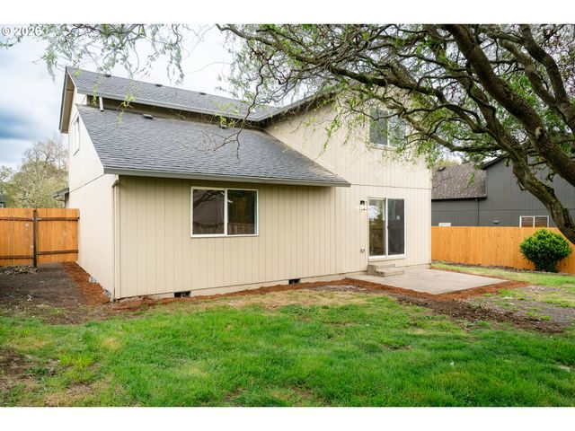 441 N 2ND St, St Helens, OR 97051