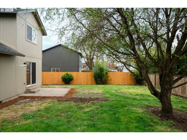 441 N 2ND St, St Helens, OR 97051