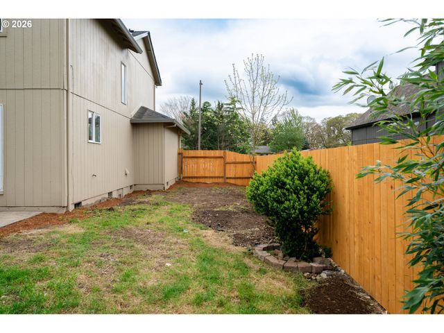 441 N 2ND St, St Helens, OR 97051