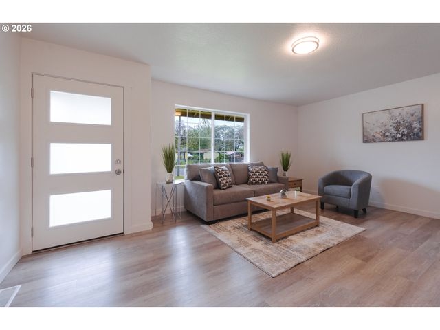 441 N 2ND St, St Helens, OR 97051