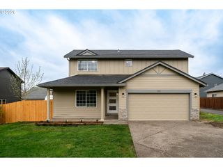 441 N 2ND St, St Helens, OR 97051