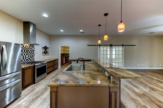 2205 Rimrock Street, Kemah, TX 77565