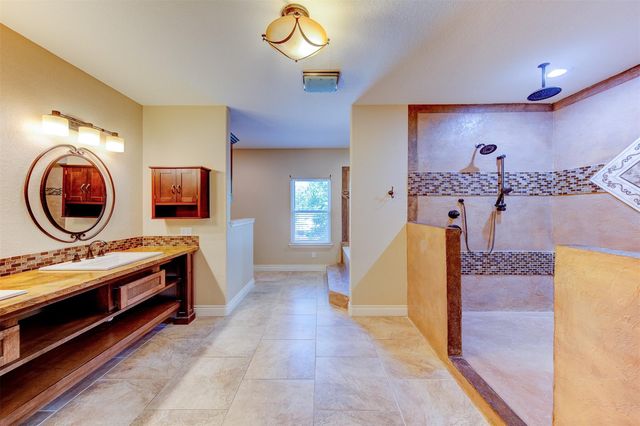 2205 Rimrock Street, Kemah, TX 77565