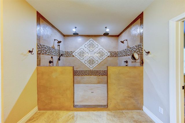 2205 Rimrock Street, Kemah, TX 77565
