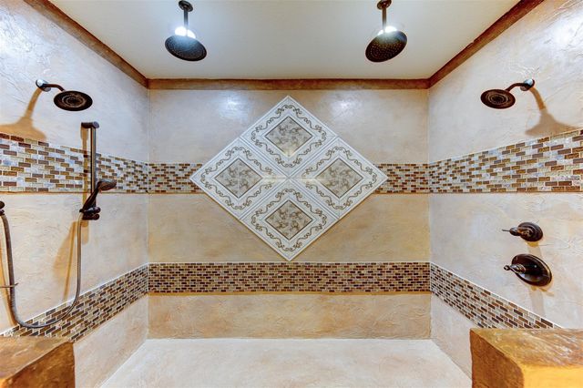 2205 Rimrock Street, Kemah, TX 77565