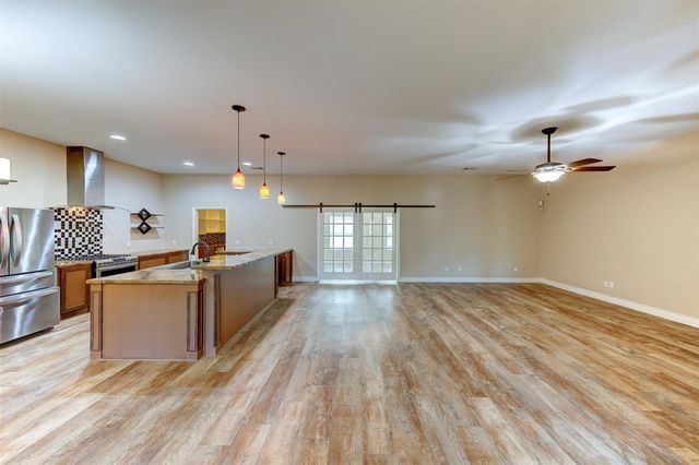 2205 Rimrock Street, Kemah, TX 77565