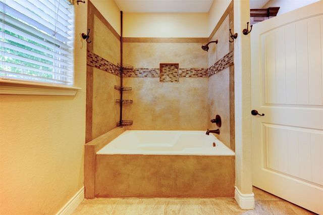 2205 Rimrock Street, Kemah, TX 77565