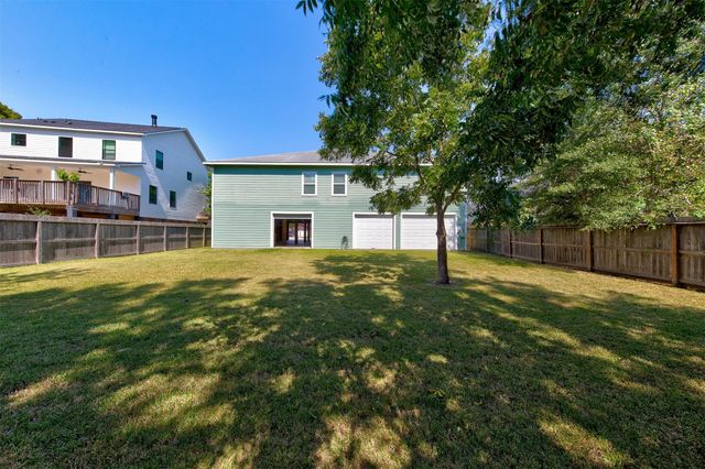 2205 Rimrock Street, Kemah, TX 77565