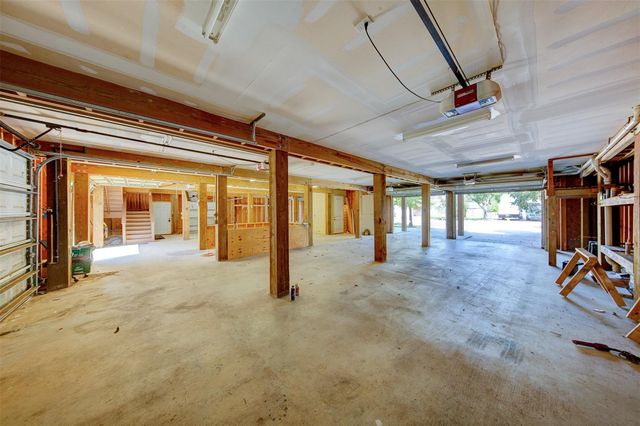 2205 Rimrock Street, Kemah, TX 77565