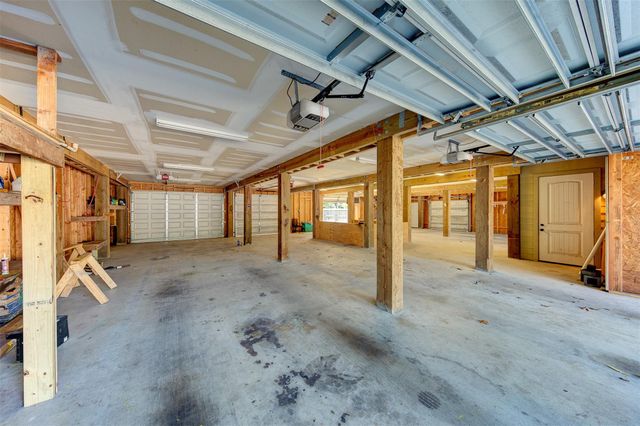 2205 Rimrock Street, Kemah, TX 77565