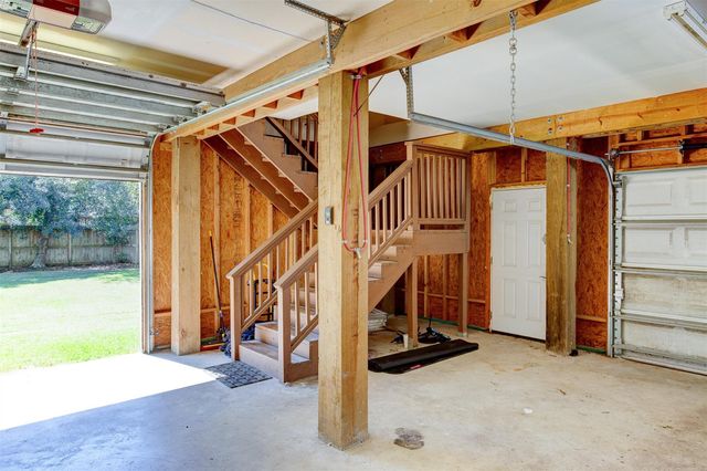 2205 Rimrock Street, Kemah, TX 77565