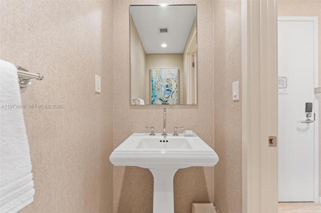 551 N Fort Lauderdale Beach Blvd R1803, Fort Lauderdale, FL 33304