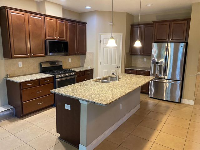 532 MANNS HARBOR DRIVE, Apollo Beach, FL 33572