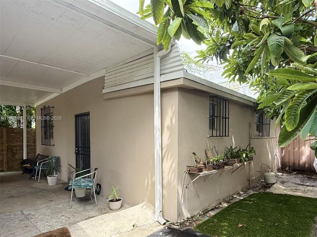 1835 SW 10th Street, Miami, FL 33135