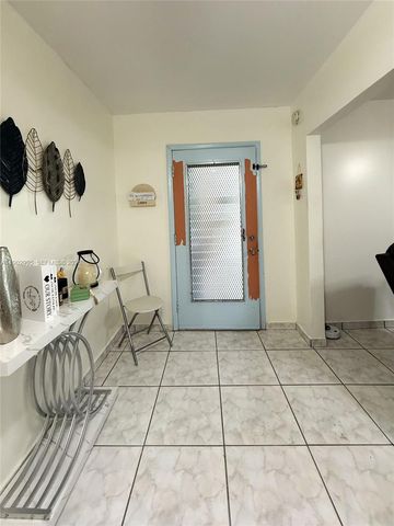 1835 SW 10th Street, Miami, FL 33135