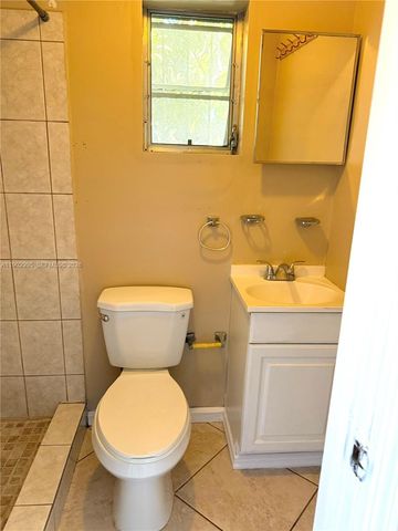 1835 SW 10th Street, Miami, FL 33135