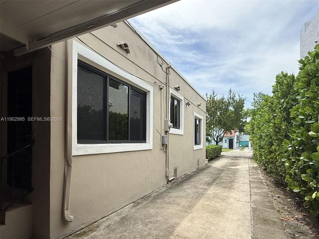 1835 SW 10th Street, Miami, FL 33135