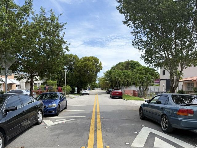 1835 SW 10th Street, Miami, FL 33135