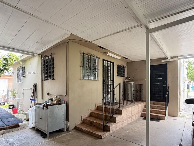1835 SW 10th Street, Miami, FL 33135