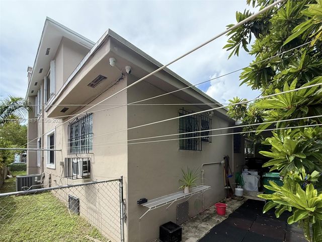 1835 SW 10th Street, Miami, FL 33135