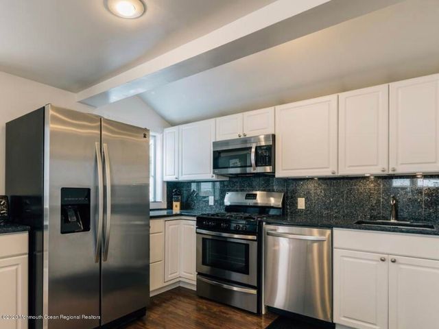 8 Surf Street, Sea Bright, NJ 07760