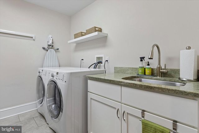 216 WENDOVER ST, Philadelphia, PA 19128