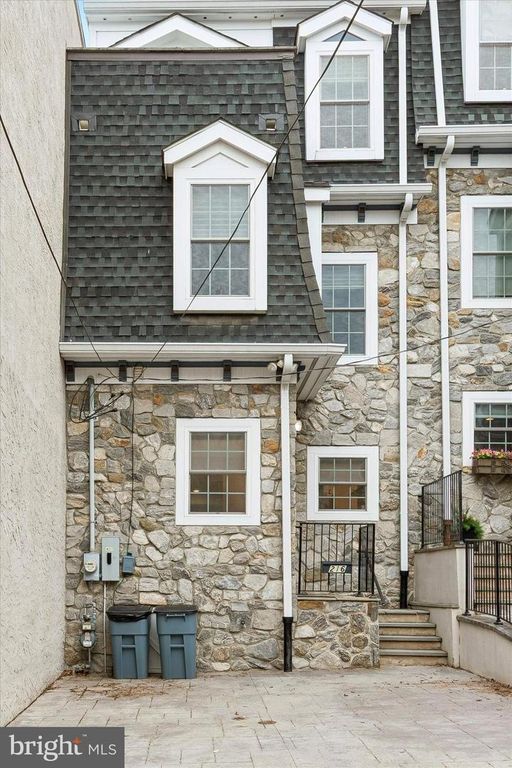 216 WENDOVER ST, Philadelphia, PA 19128
