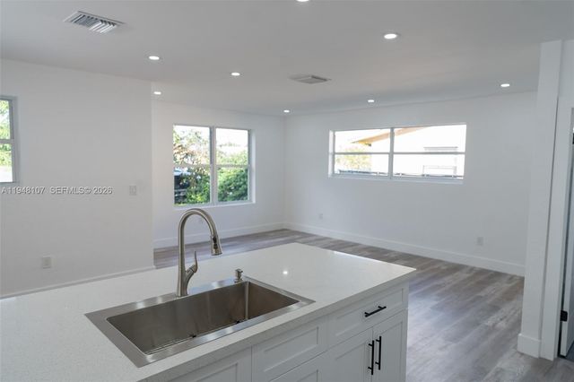 2600 NW 108th St, Miami, FL 33167