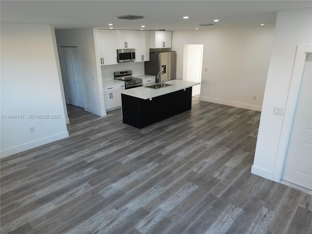 2600 NW 108th St, Miami, FL 33167