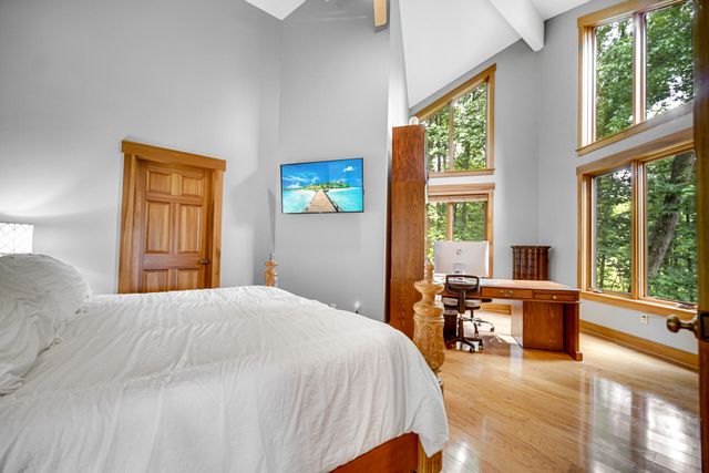 54 Braemar Drive, Valparaiso, IN 46385