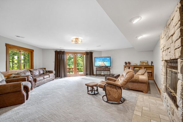 54 Braemar Drive, Valparaiso, IN 46385