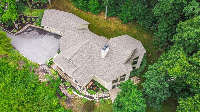 54 Braemar Drive, Valparaiso, IN 46385