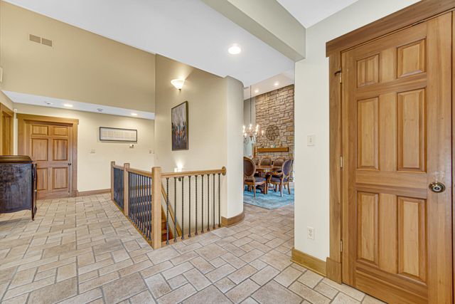 54 Braemar Drive, Valparaiso, IN 46385