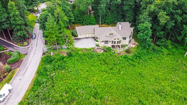 54 Braemar Drive, Valparaiso, IN 46385