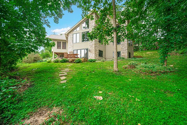 54 Braemar Drive, Valparaiso, IN 46385