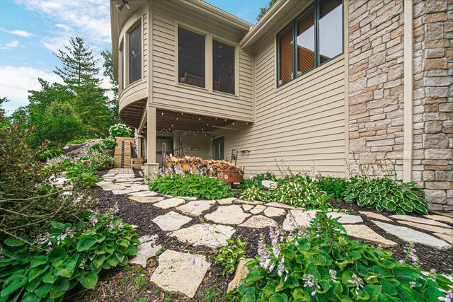 54 Braemar Drive, Valparaiso, IN 46385