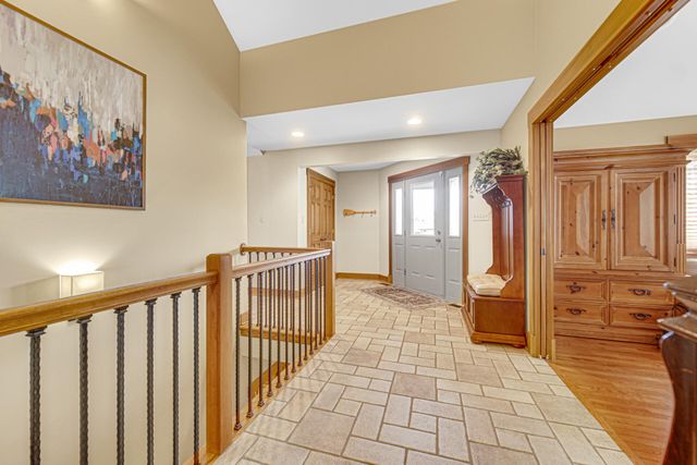 54 Braemar Drive, Valparaiso, IN 46385