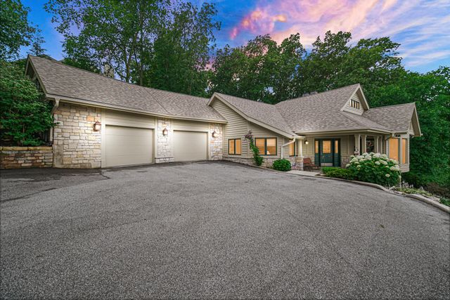 54 Braemar Drive, Valparaiso, IN 46385