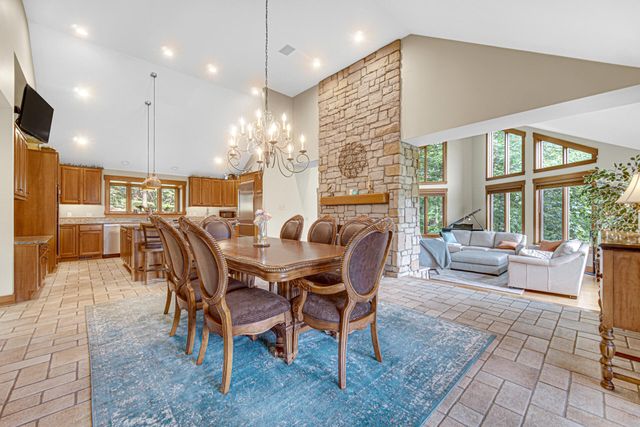 54 Braemar Drive, Valparaiso, IN 46385