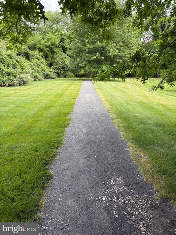 38 KYLE WAY, Ewing, NJ 08628