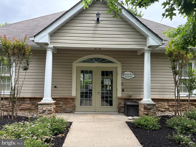38 KYLE WAY, Ewing, NJ 08628