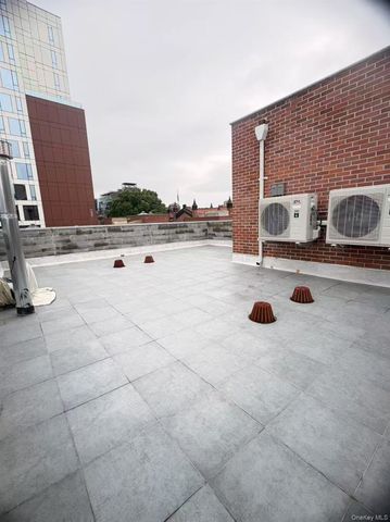 136-17 Carlton Place, Flushing, NY 11354